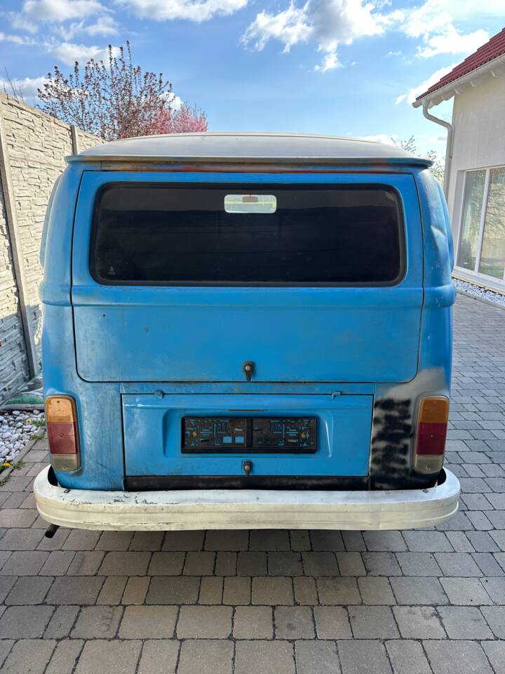 Image 7/12 of Volkswagen T2b panel van (1976)