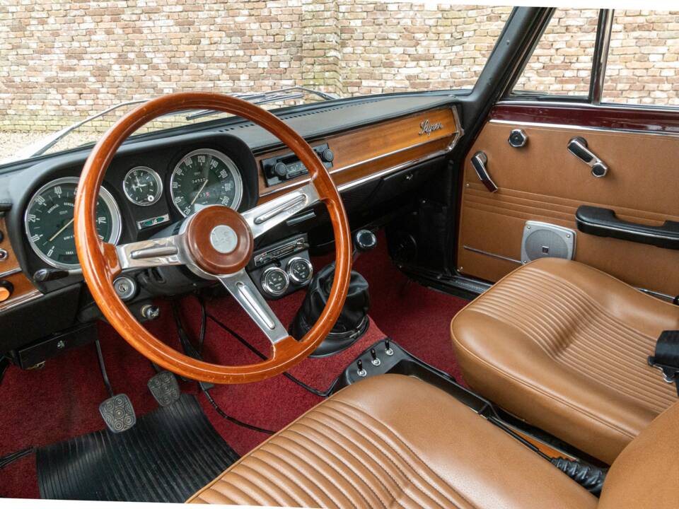 Imagen 39/50 de Alfa Romeo Giulia Nuova Super 1600 (1971)