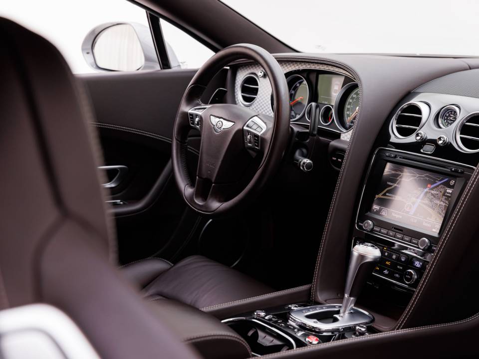 Imagen 19/37 de Bentley Continental GT V8 (2013)