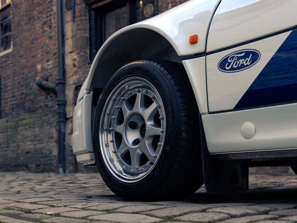 Image 15/50 of Ford RS200 (1986)