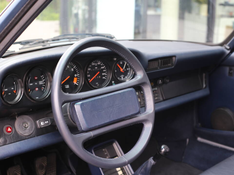 Bild 12/51 von Porsche 911 Carrera 3.2 (1984)