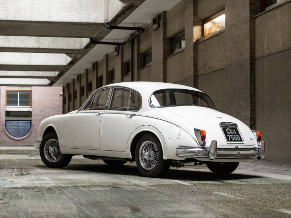 Image 3/43 de Jaguar Mk II 3.4 (1966)