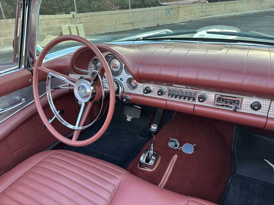 Image 7/18 of Ford Thunderbird (1957)
