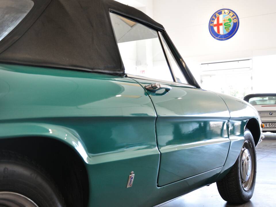 Afbeelding 28/30 van Alfa Romeo 1300 Spider Junior (1969)