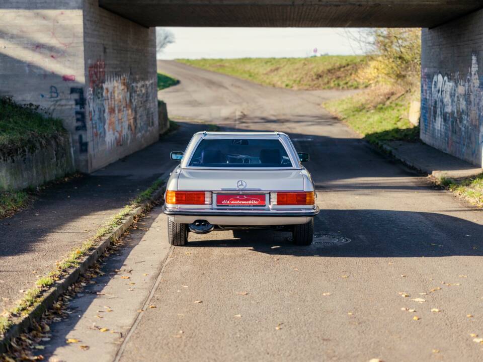 Image 28/50 of Mercedes-Benz 560 SL (1988)