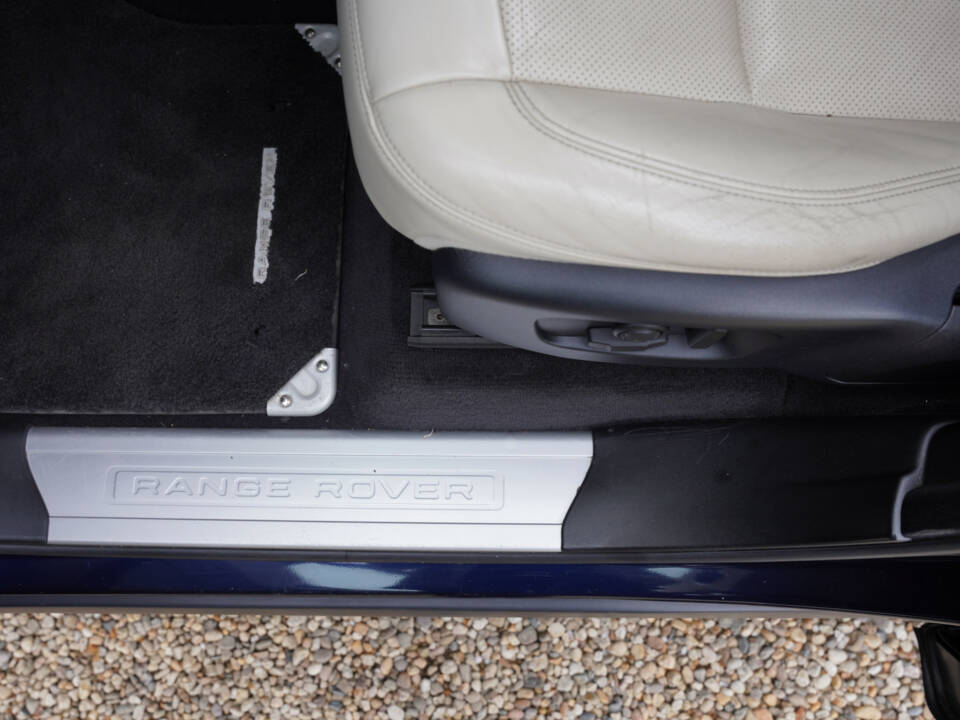 Image 8/50 of Land Rover Range Rover Sport P400e PHEV (2020)