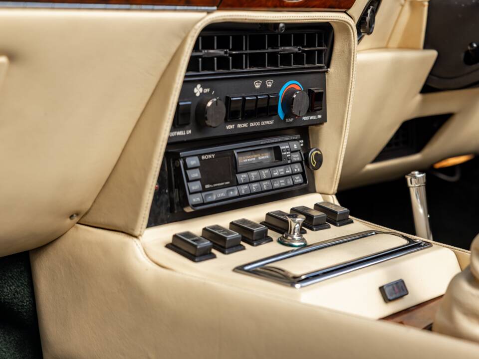 Bild 58/70 von Aston Martin V8 Vantage Volante X-Pack (1989)