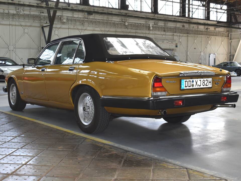 Image 5/47 of Daimler Sovereign 4.2 (1982)
