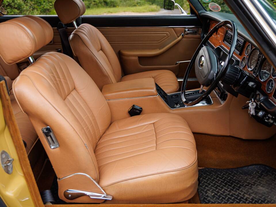Bild 23/40 von Daimler Sovereign 4.2 (1976)