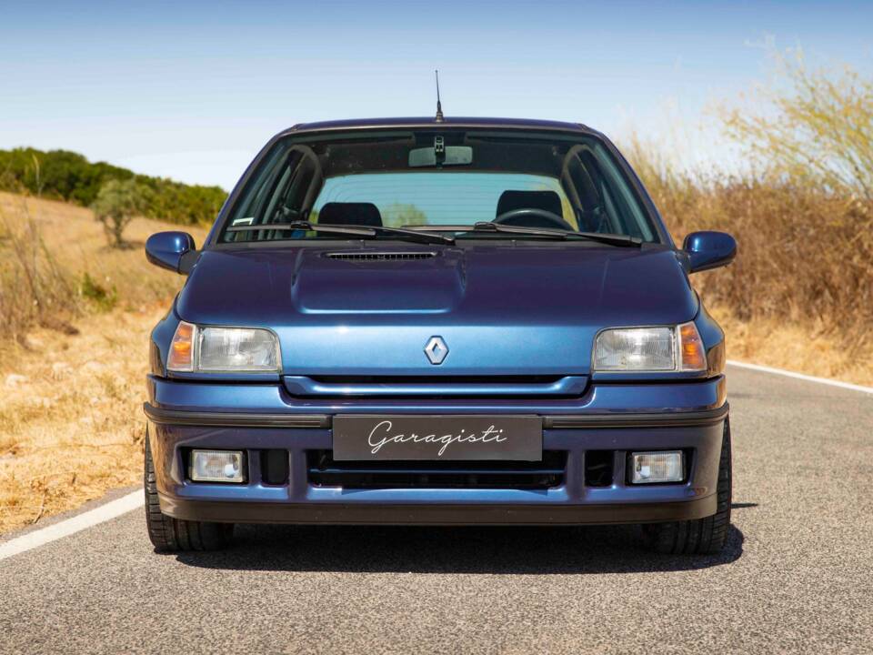 Image 17/87 of Renault Clio Williams (1994)