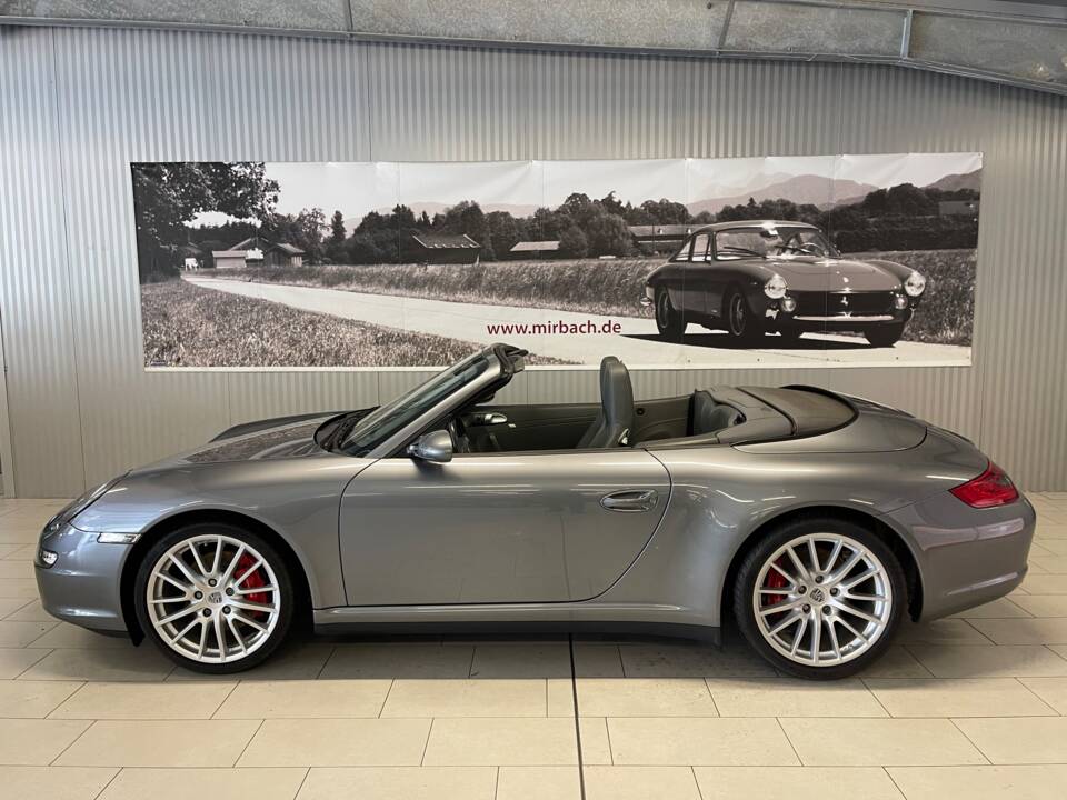 Imagen 2/17 de Porsche 911 Carrera 4S (2005)