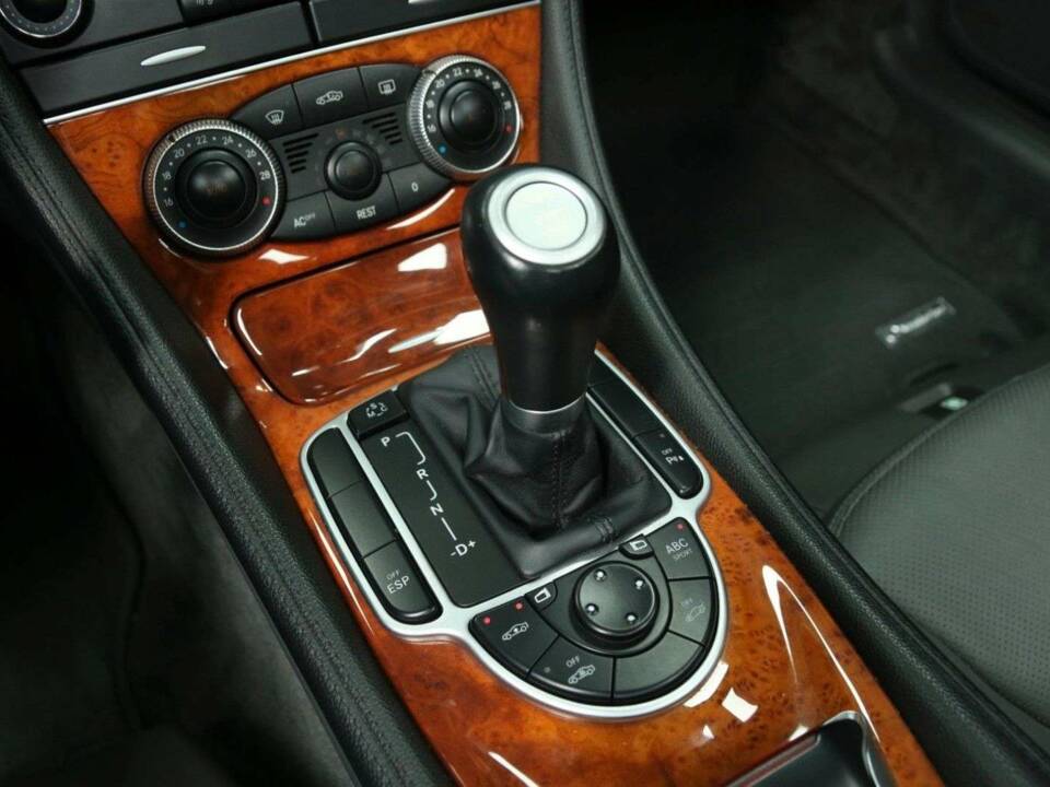 Immagine 20/30 di Mercedes-Benz SL 500 (2006)