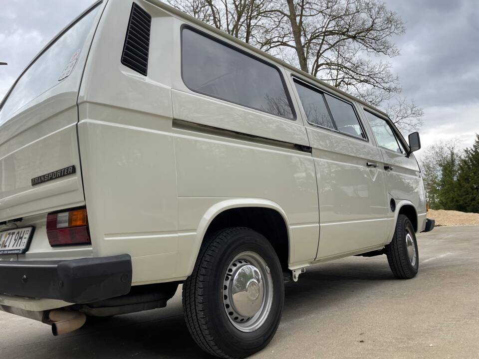 Imagen 2/40 de Volkswagen T3 Kombi 2.0 (1981)