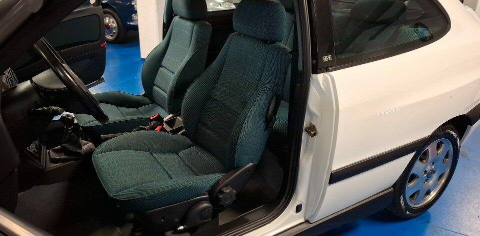 Image 25/49 of Lancia DELTA HPE 2.0 16V TURBO 3 (1997)