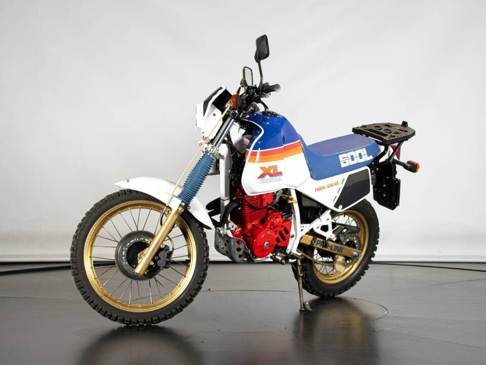 Image 7/50 of Honda DUMMY (1986)