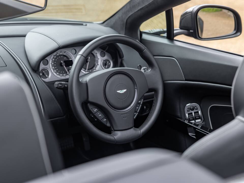 Afbeelding 43/75 van Aston Martin V12 Vantage AMR Roadster (2018)