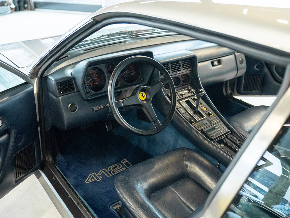 Immagine 62/99 di Ferrari 412 (1988)