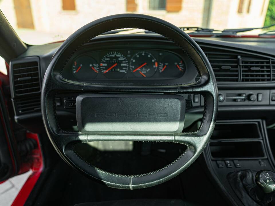 Image 47/50 de Porsche 944 Turbo S (1988)