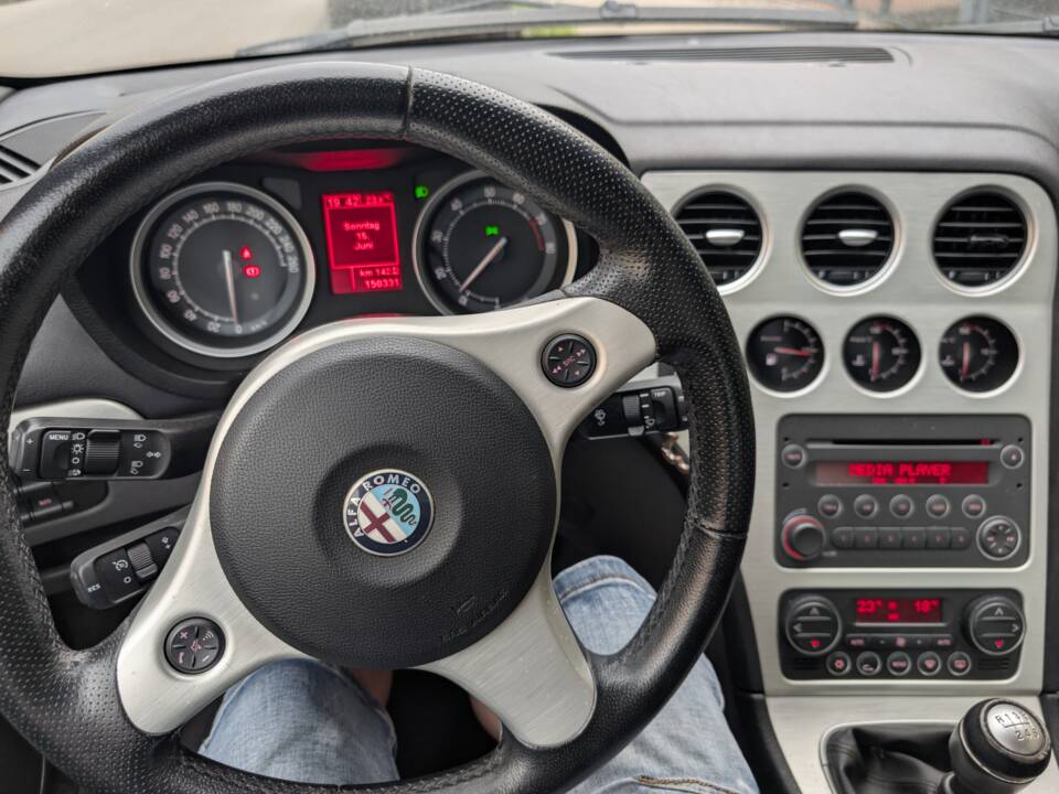 Image 23/29 of Alfa Romeo Spider 2.2 JTS (2008)