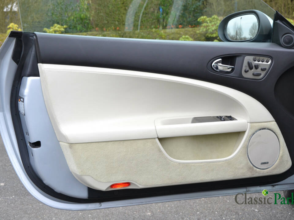 Image 15/50 de Jaguar XK 4.2 (2006)
