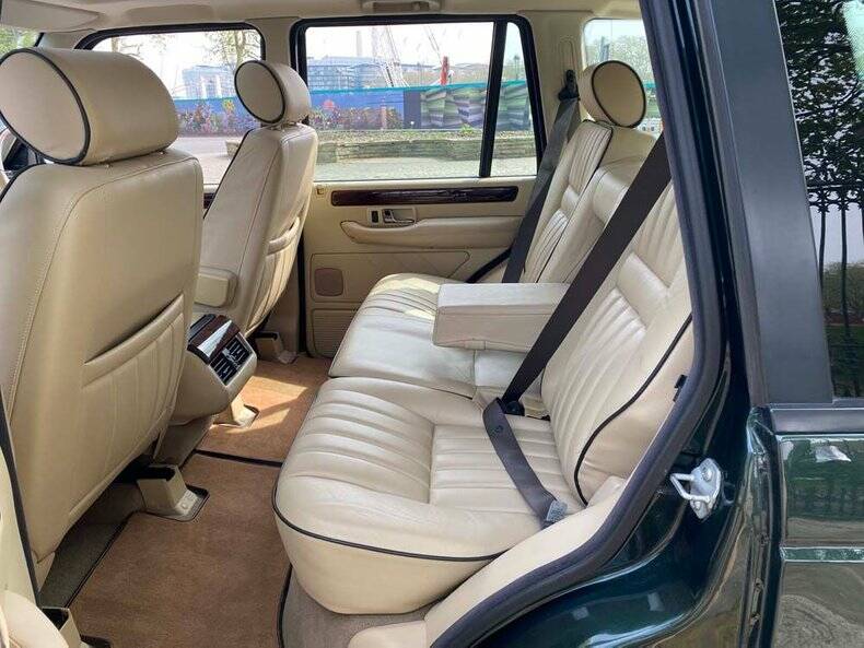 Image 27/50 de Land Rover Range Rover 4.6 Vogue (2001)