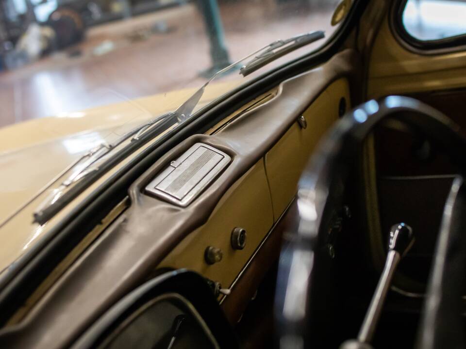 Image 18/20 of Steyr-Puch 1100 (1960)