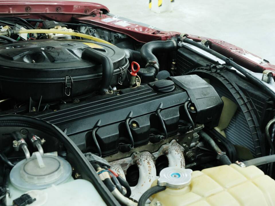 Bild 21/50 von Mercedes-Benz 260 SE (1990)