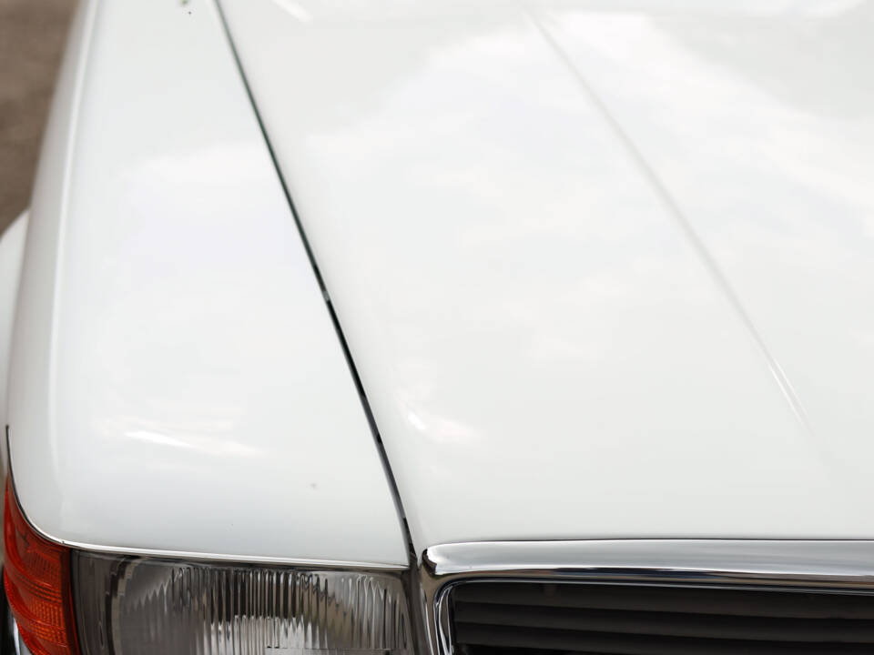 Image 45/85 of Mercedes-Benz 560 SL (1986)