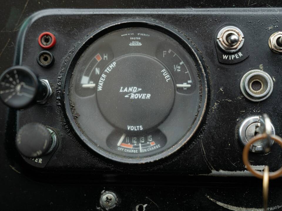 Bild 42/50 von Land Rover 88 (1978)