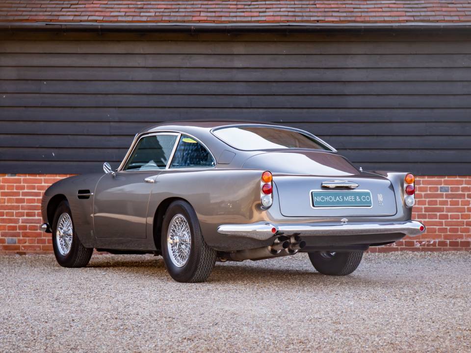 Image 2/50 de Aston Martin DB 5 (1965)