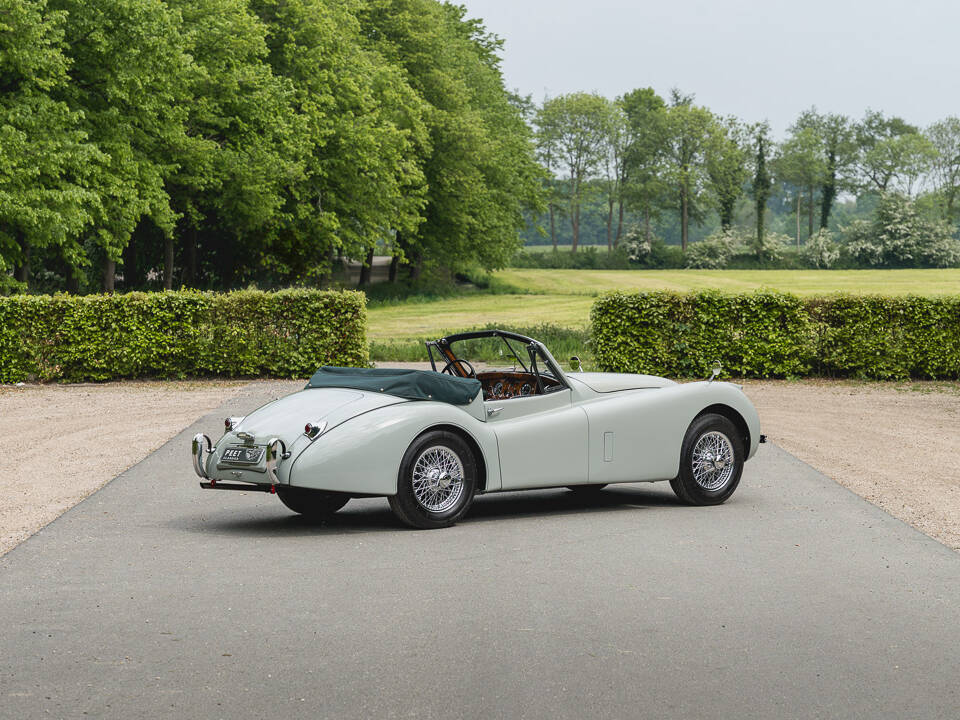 Imagen 7/52 de Jaguar XK 120 DHC (1953)
