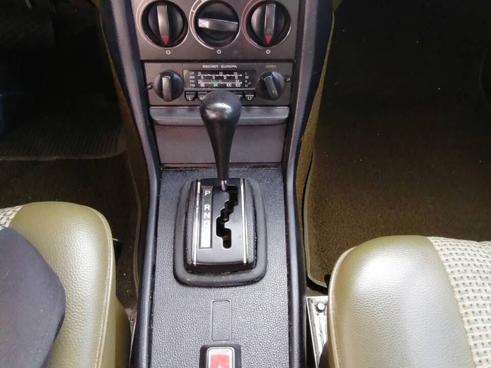Immagine 22/55 di Mercedes-Benz 300 TD (1979)