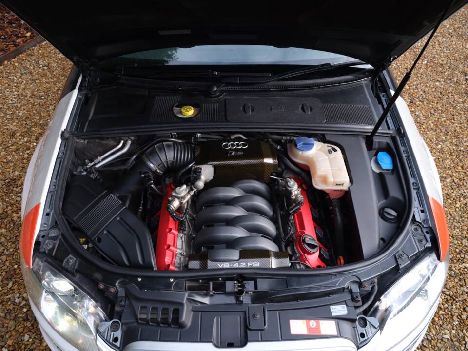 Bild 30/48 von Audi RS4 (2007)