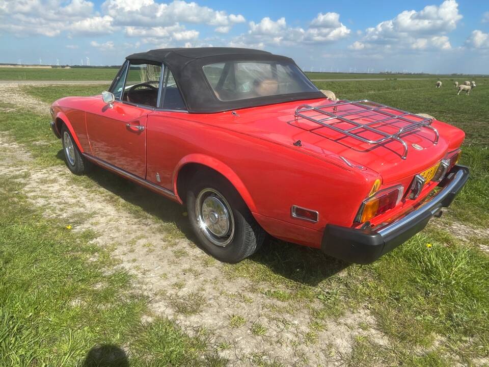 Image 7/17 of FIAT 124 Spider CS1 (1978)