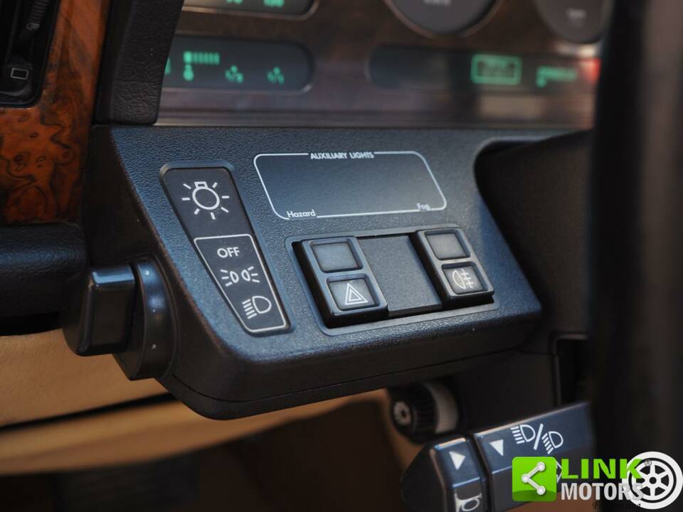 Bild 32/50 von Jaguar Sovereign 3.6 (1988)