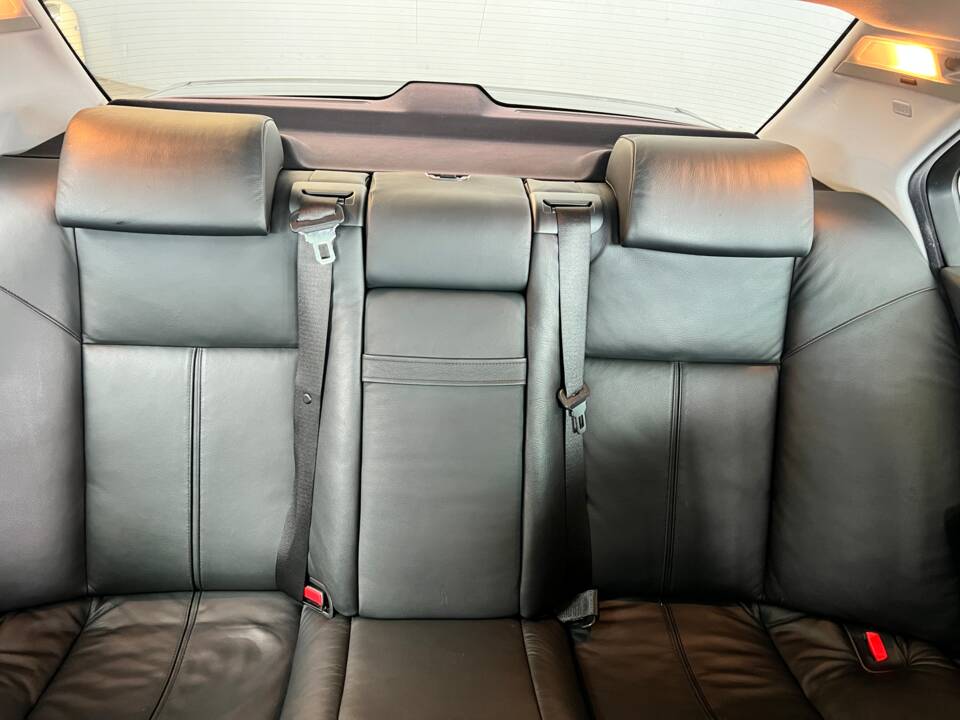 Immagine 22/48 di BMW 740i (2001)