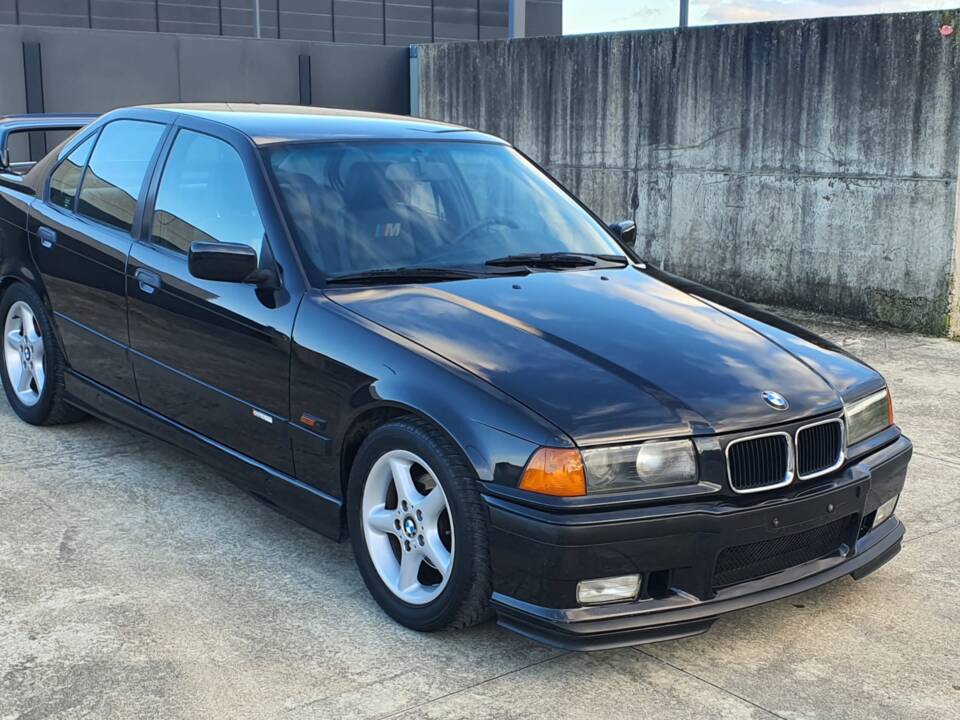 Afbeelding 3/47 van BMW 318is &quot;Class II&quot; (1994)