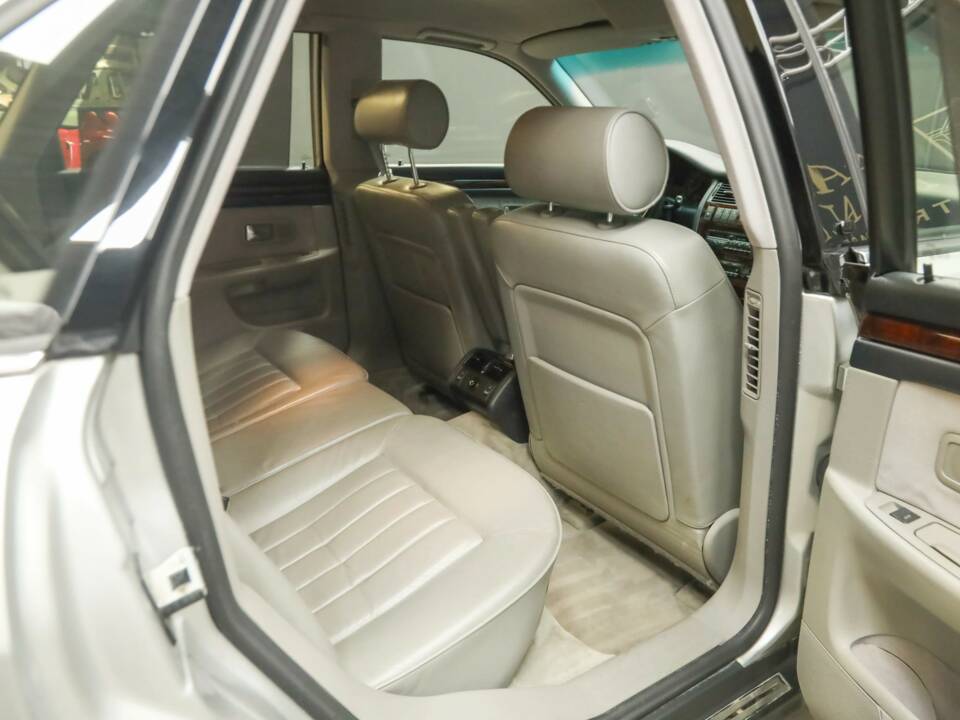 Immagine 22/50 di Audi A8 4.2 quattro (1995)