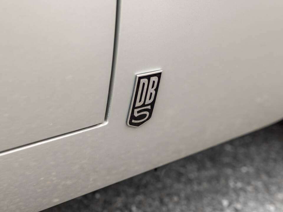 Immagine 69/74 di Aston Martin DB 5 Vantage (1964)