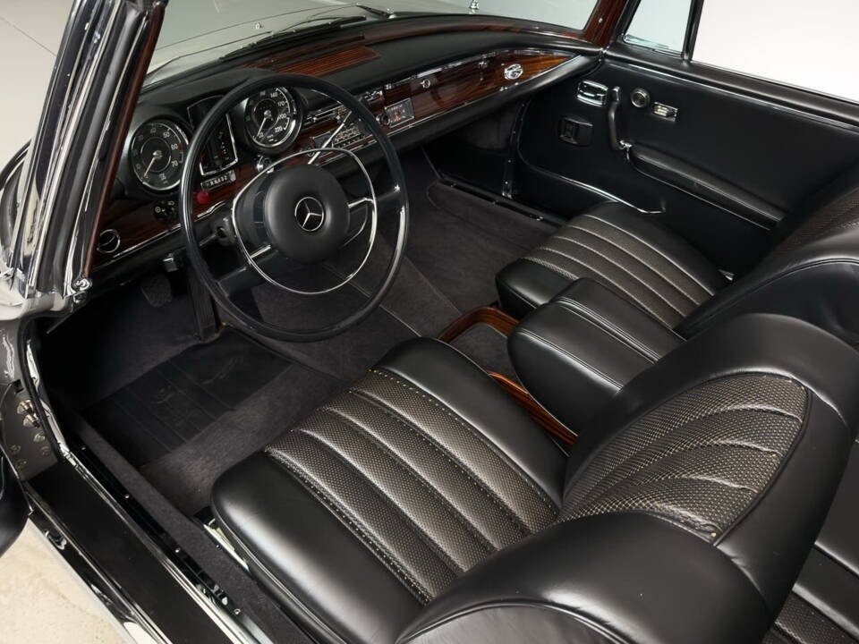Bild 24/43 von Mercedes-Benz 250 SE (1967)