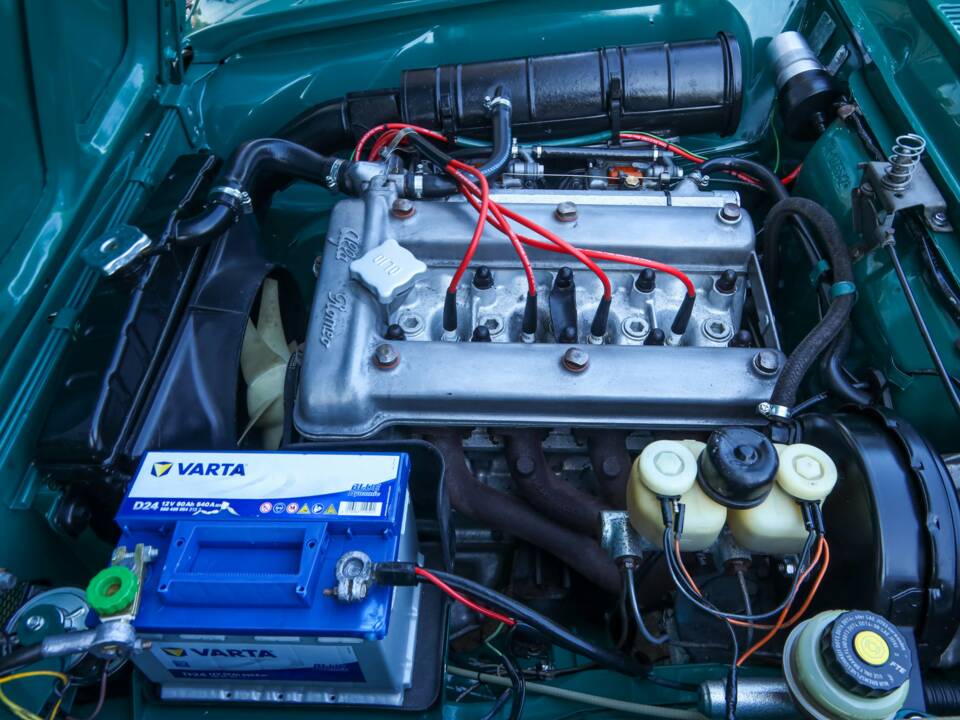 Bild 12/50 von Alfa Romeo Giulia 1300 GT Junior (1972)