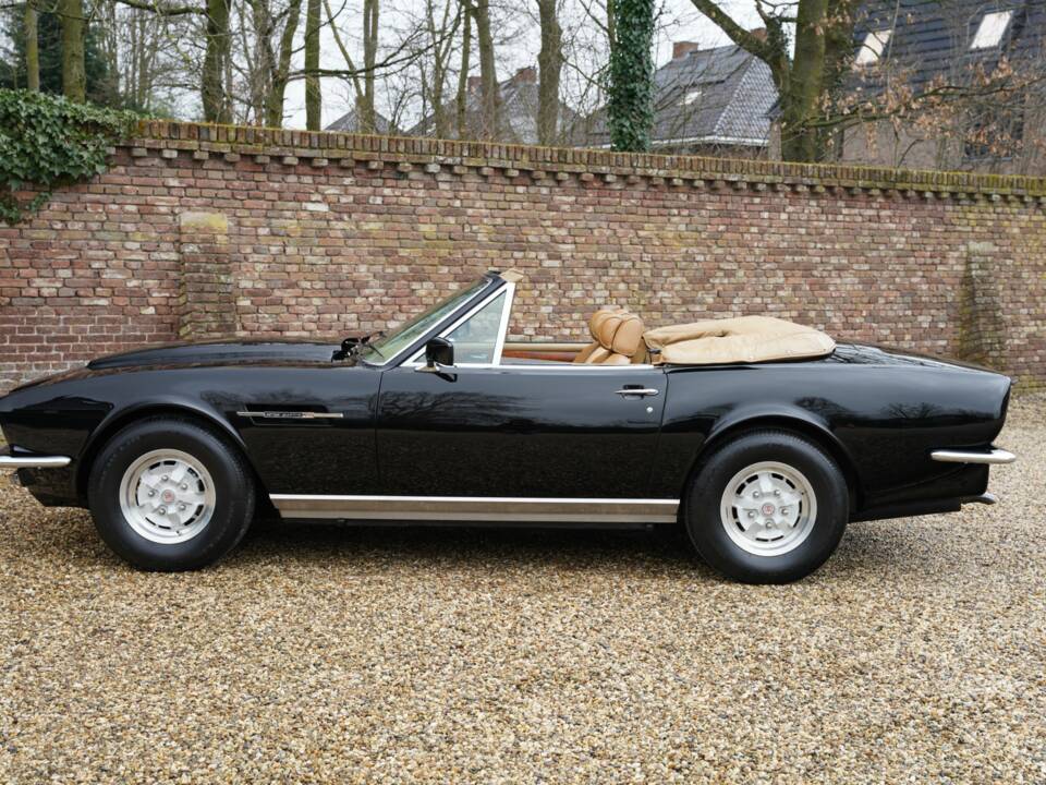 Imagen 24/50 de Aston Martin V8 Volante (1982)