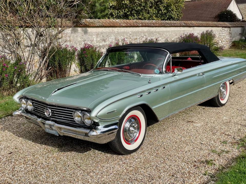 Image 4/50 of Buick Electra 225 Convertible (1962)