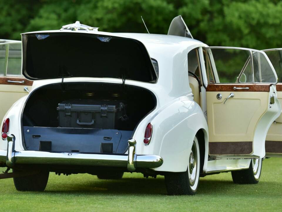 Bild 43/50 von Bentley S 2 (1961)