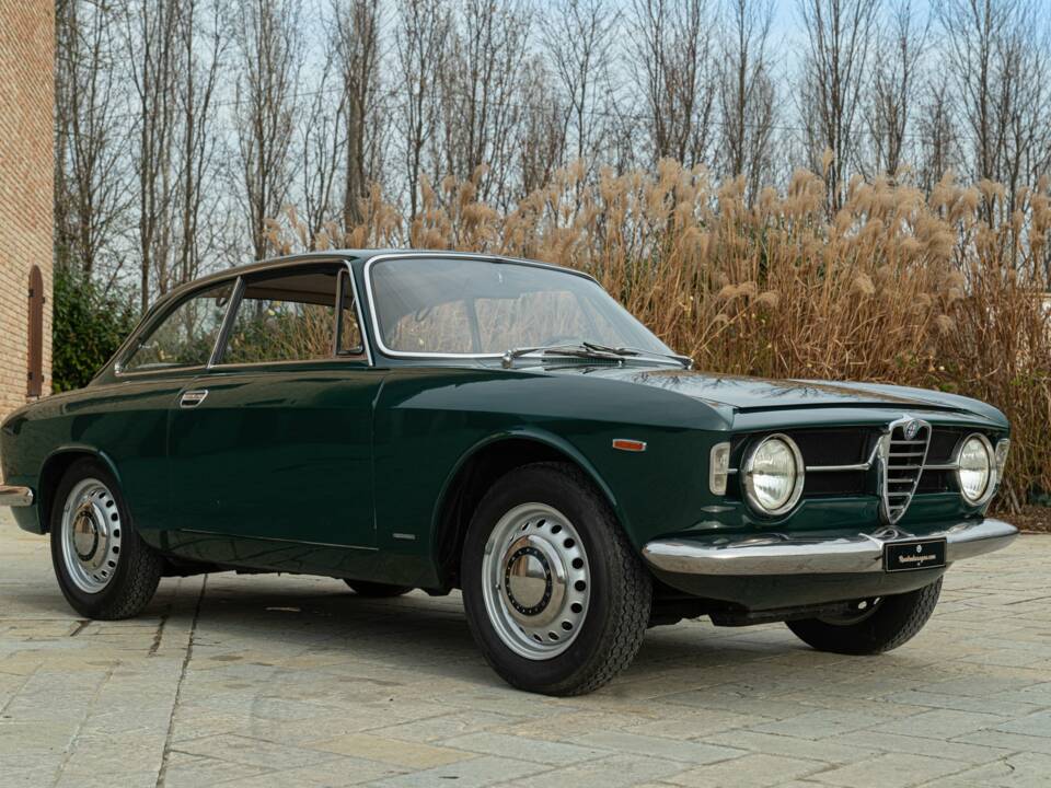 Bild 2/50 von Alfa Romeo Giulia 1300 GT Junior (1966)