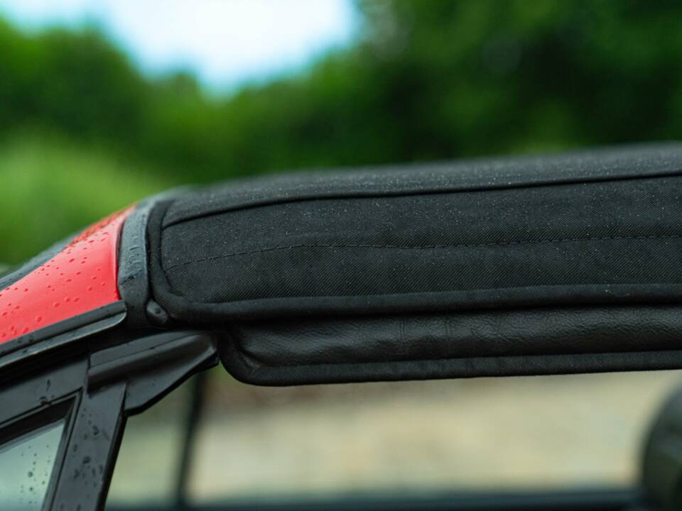 Image 36/50 of Ferrari Mondial T (1991)