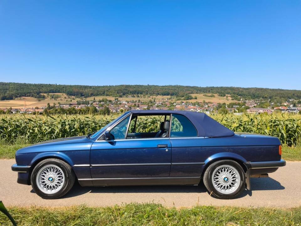 Afbeelding 4/26 van BMW 325i (1989)
