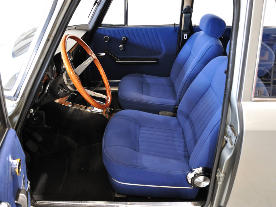 Immagine 33/39 di Alfa Romeo 2000 Berlina (1973)