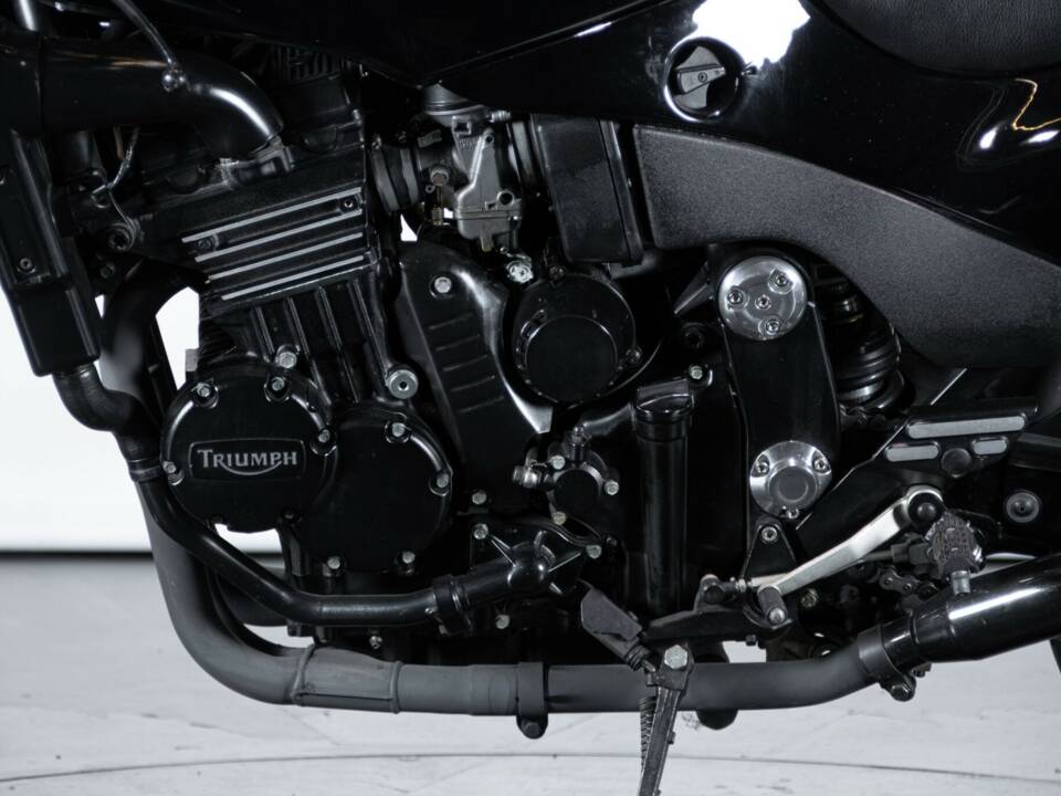 Bild 28/50 von Triumph Speed Triple (1995)