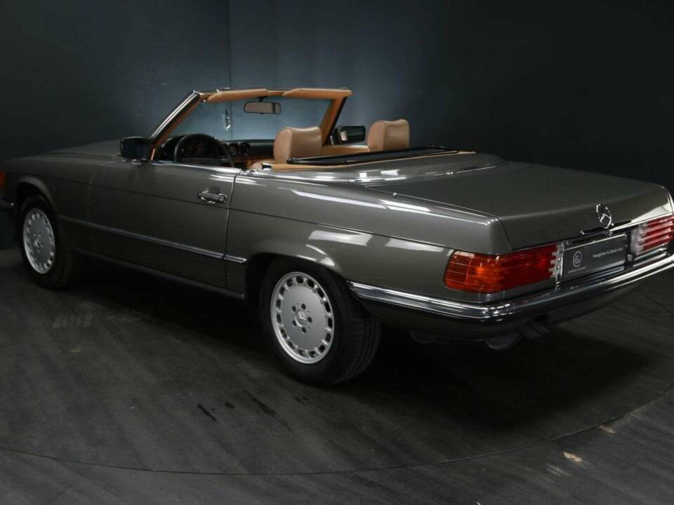 Image 4/50 de Mercedes-Benz 420 SL (1987)